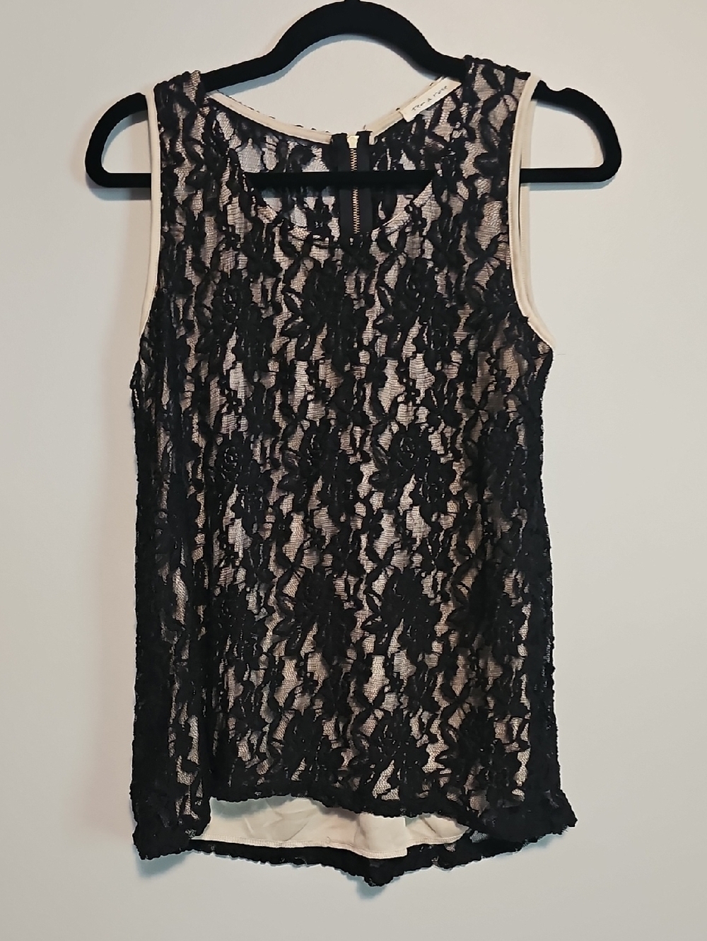 tea n rose Black Lace Overlay Cream Lined Sleeveless Top